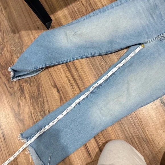 Mother Denim The Insider Crop Step Fray Jean in Limited Edition